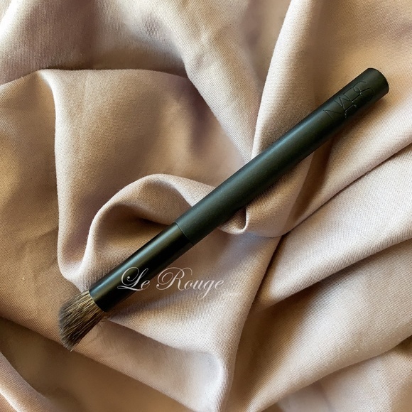 Nars travel size mini 43 eyeshadow brush - Picture 5 of 5